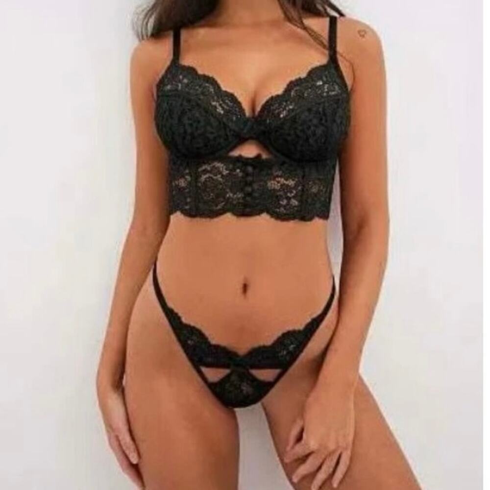 Victoria's Secret for Love and Lemons Black Bra Lingerie Size 32B *NEW